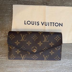 Louis Vuitton Sarah Wallet in Monogram